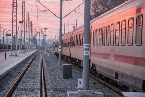 Автобусы, поезда, метро, такси, горячая линия в Болгарии