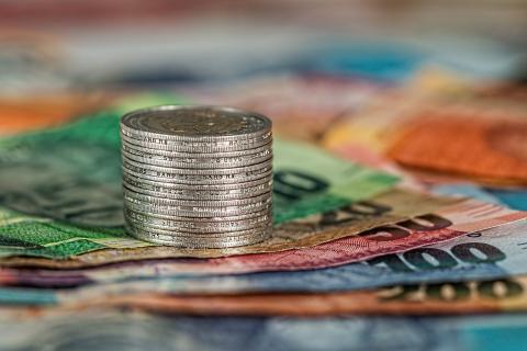 Перечень стран, в которых россияне могут открыть банковский счет в 2024 году: Болгария и не только