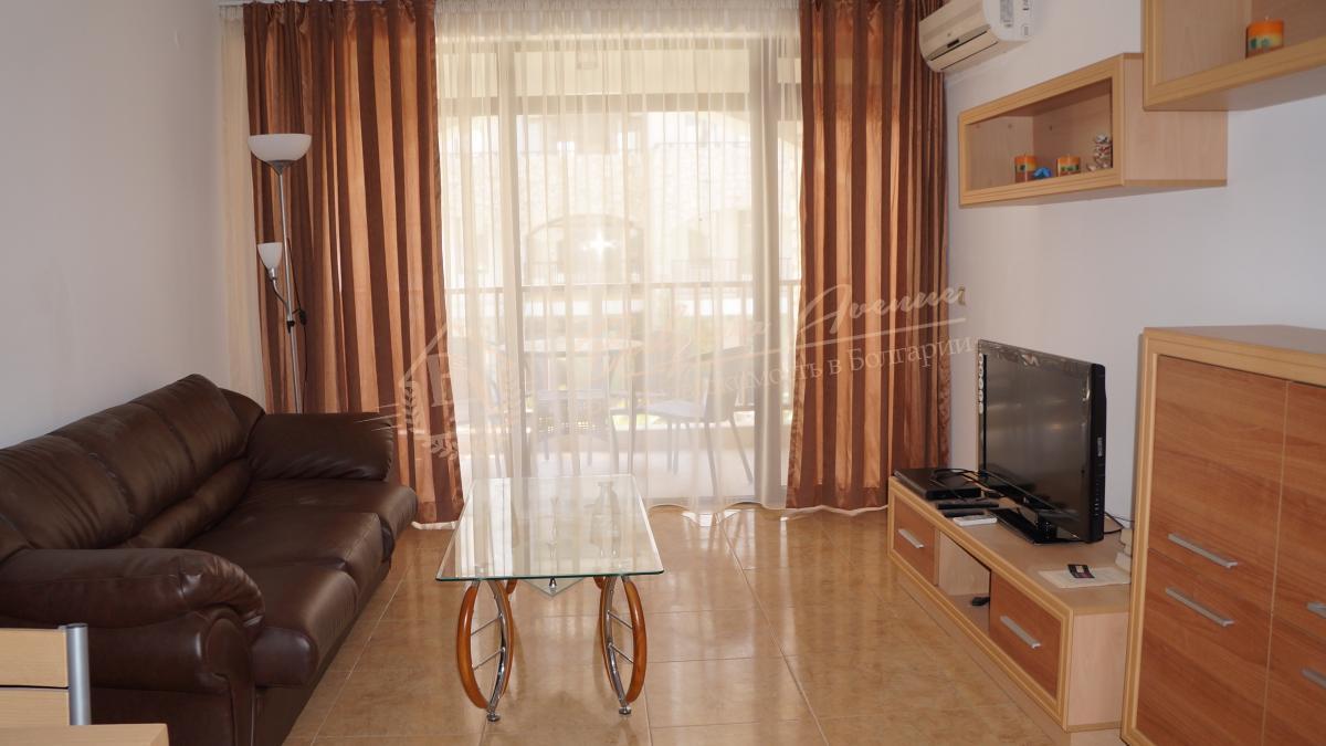 Просторная квартира с 2 спальнями. 150м от пляжа. г.Святой Влас