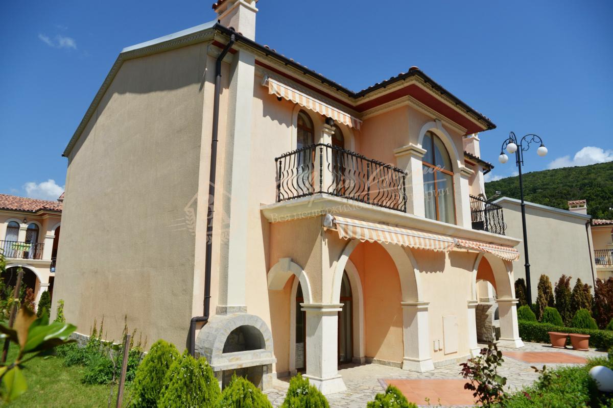 Дом, Villas Romana, Елените