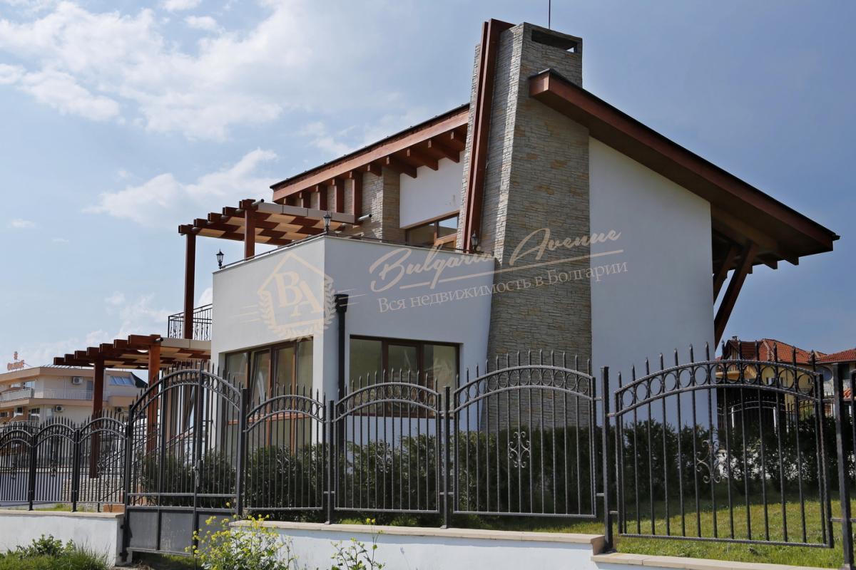 Дом, Bruter House, г.Святой Влас