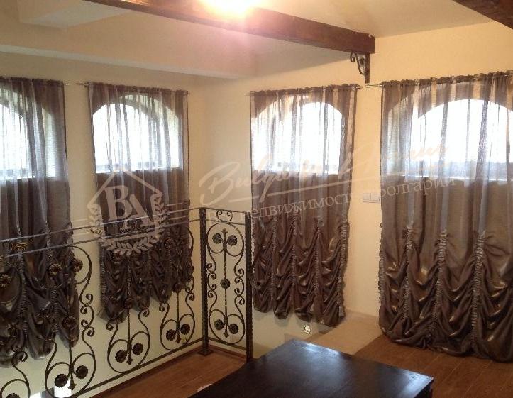 Новый дом с бассейном класса люкс, 900м до пляжа, г.Варна