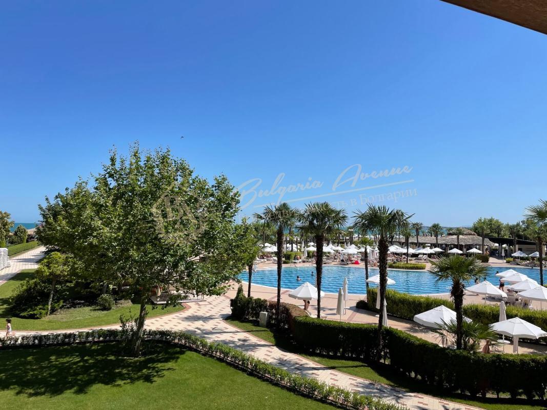Двухкомнатный большой апартамент в Majestic Resort Солнечный берег - Первая линия