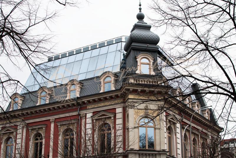 Прекрасный восстановленный памятник культуры в центре г.Варна