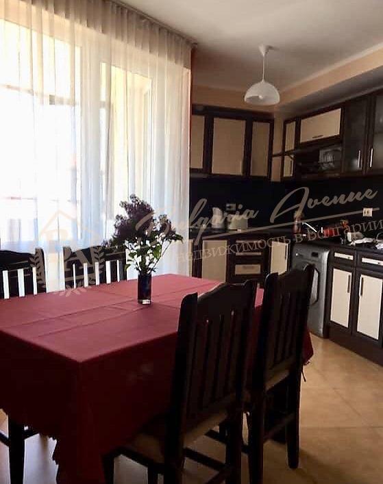 Трехкомнатная квартира с мебелью в 150 м от моря, к.Солнечный берег