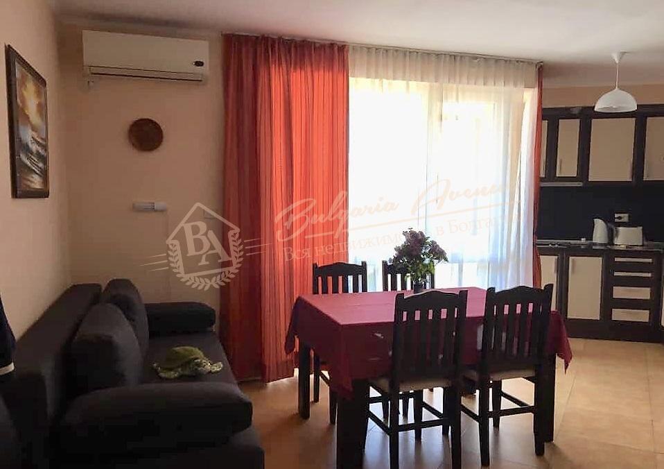 Трехкомнатная квартира с мебелью в 150 м от моря, к.Солнечный берег