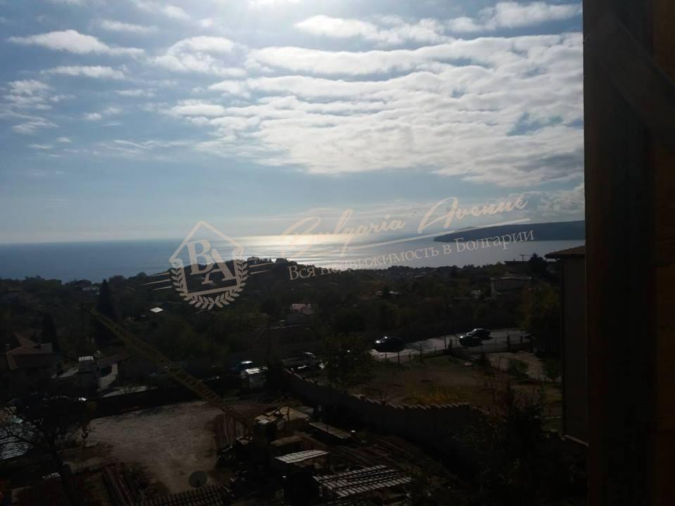 Трехкомнатная квартира в жилом доме с панорамой на море в г.Варна