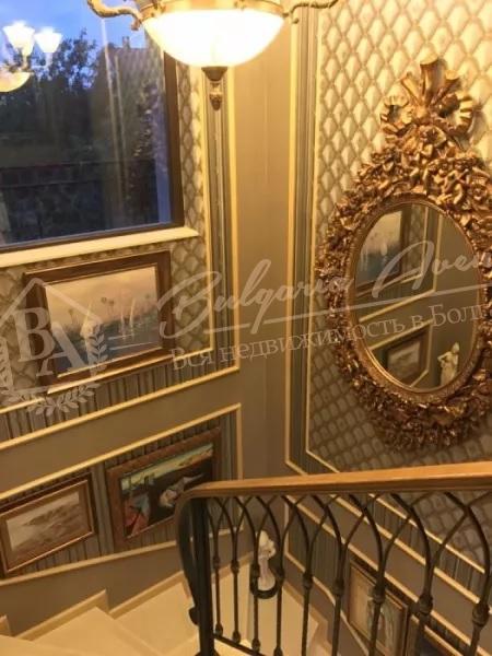 Элитный дом с участком в минутах от центра Варны 