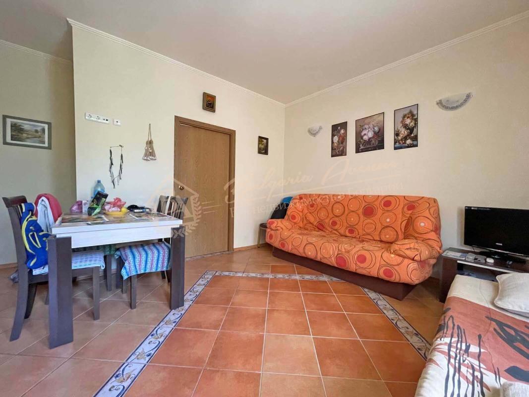 Двухкомнатная квартира в комплексе VILLA ROMANA, Елените