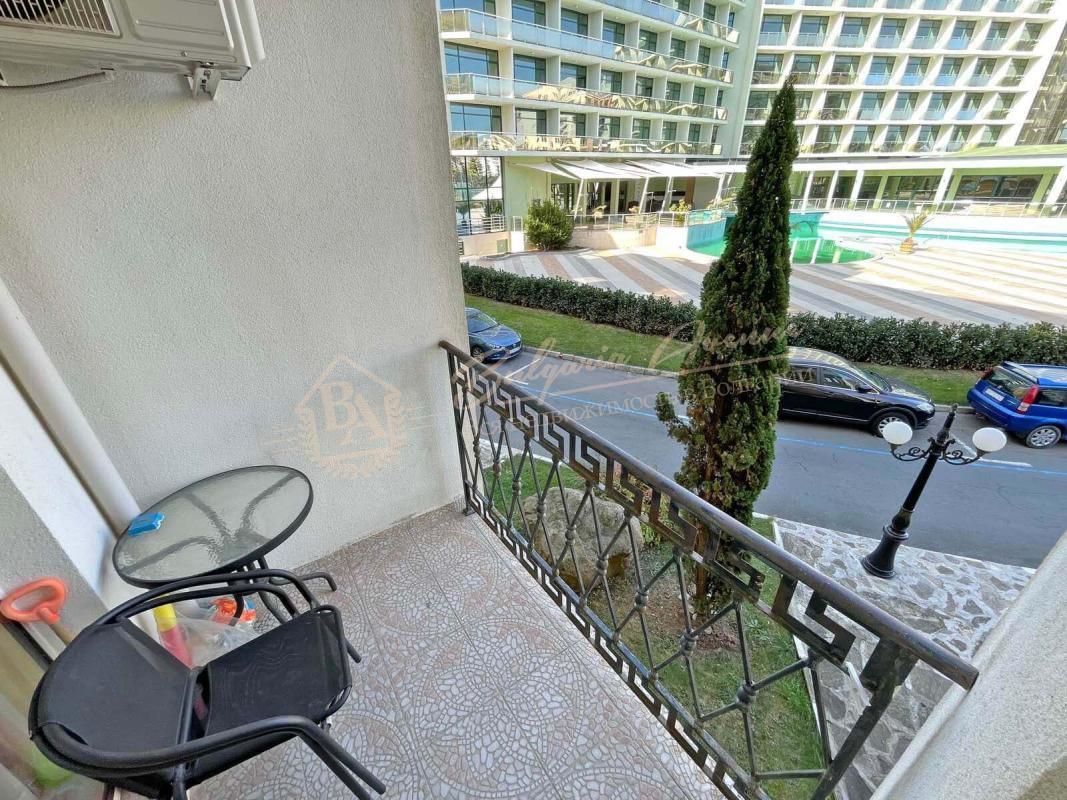 Трехкомнатный апартамент с 2 террасами в комплексе Victoria Residence, Солнечный берег