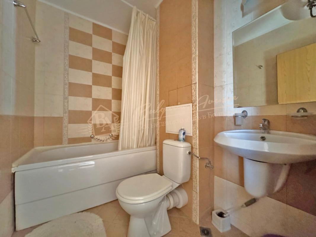 Светлая трехкомнатная квартира в комплексе Royal Sun, Солнечный берег