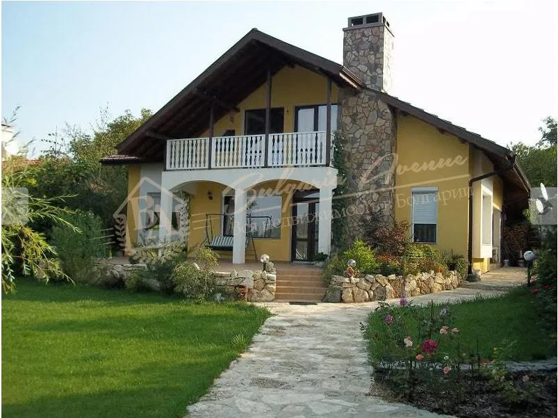 Дом с.Орешак, 4 спальни