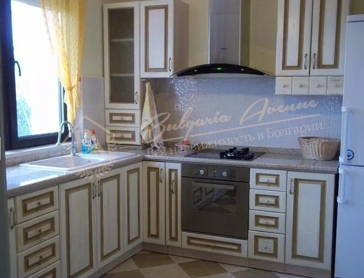 Дом с.Орешак, 4 спальни