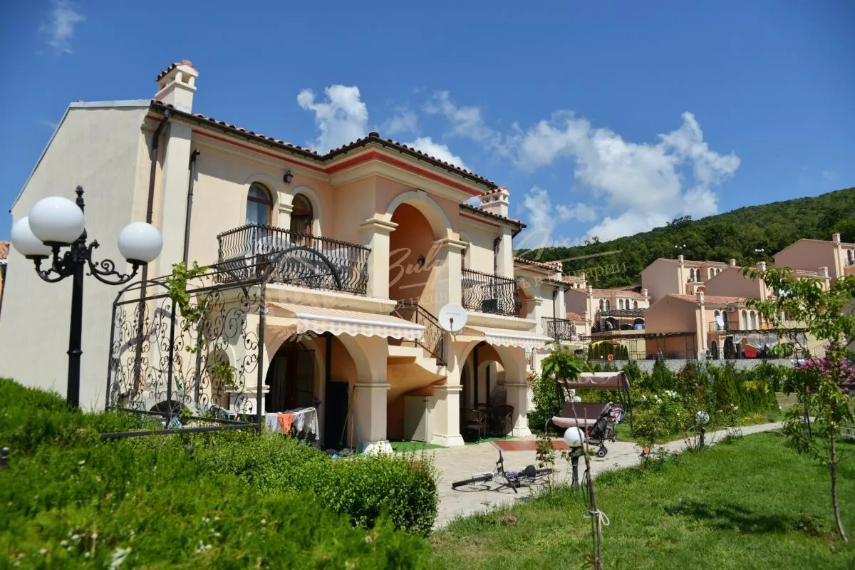 Дом, Villas Romana, Елените