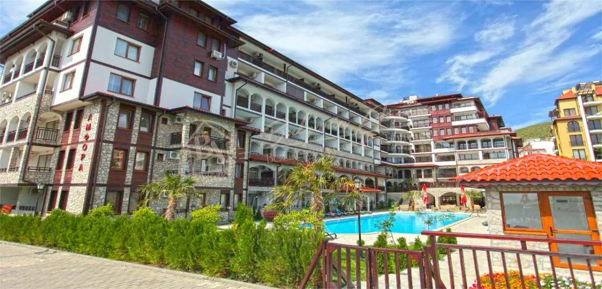 Студия, Amphora, г.Святой Влас