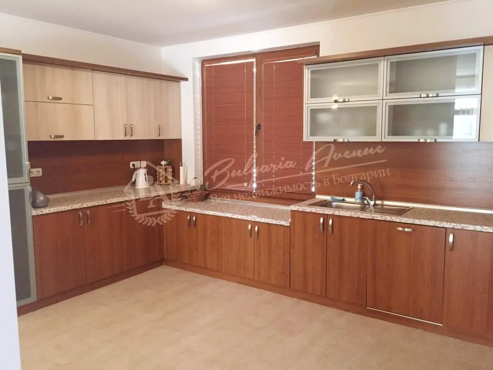 Дом, Villas Romana, Елените