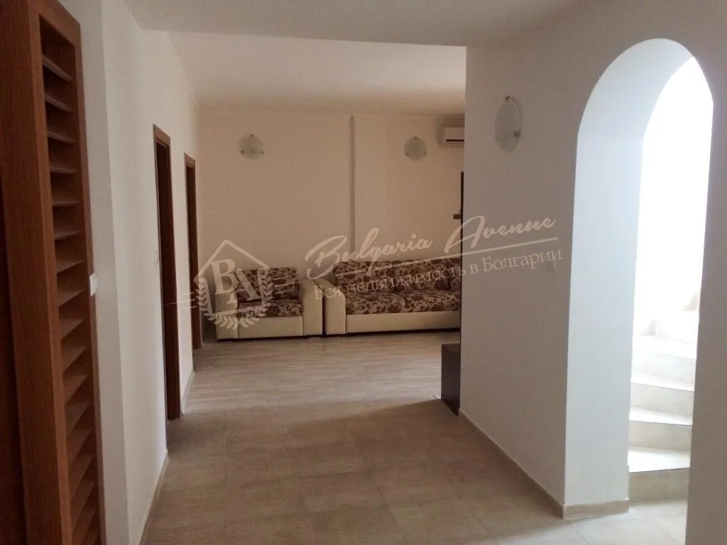 Дом, Villas Romana, Елените