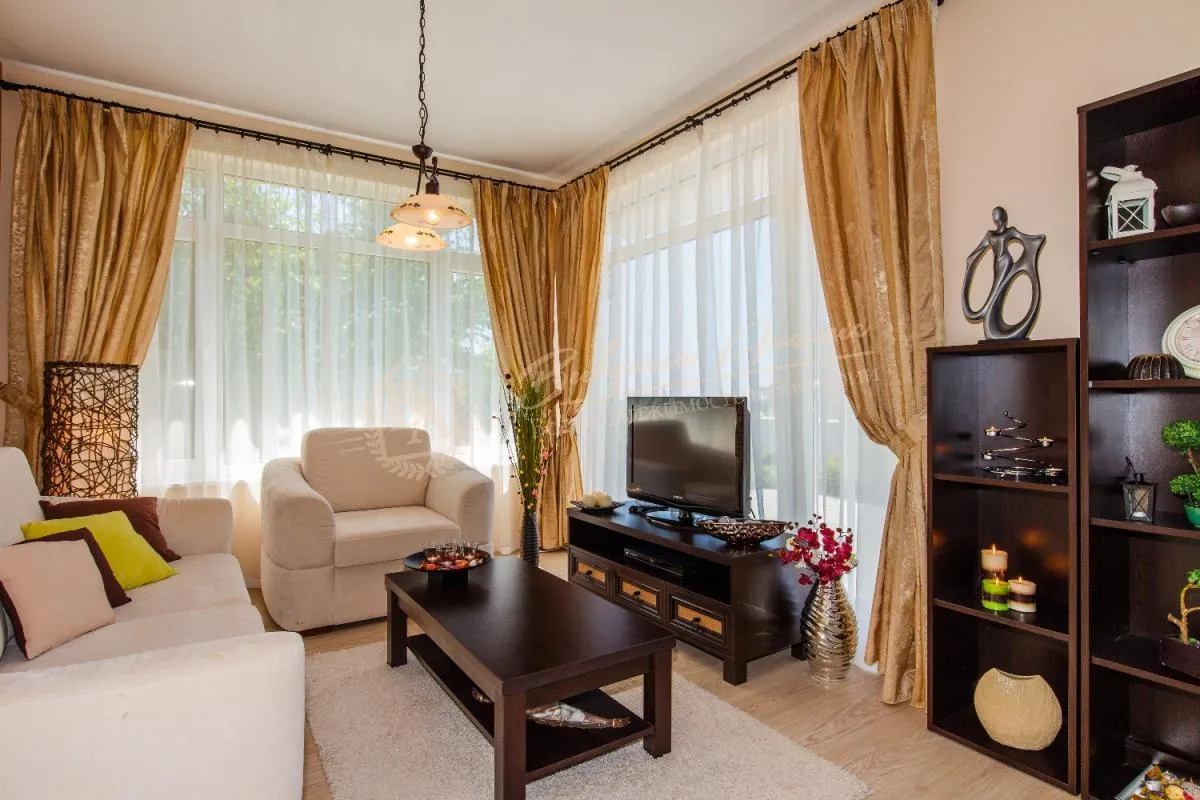 Двухэтажная вилла рядом с курортом Солнечный Берег