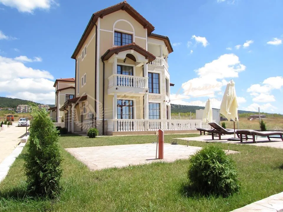 Таунхаус, House Garden, Кошарица