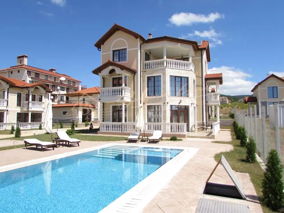 Таунхаус, House Garden, Кошарица