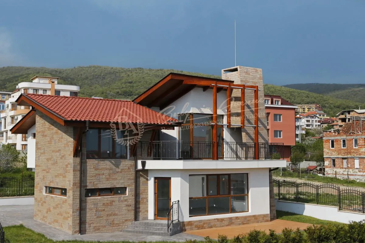 Дом, Bruter House, г.Святой Влас