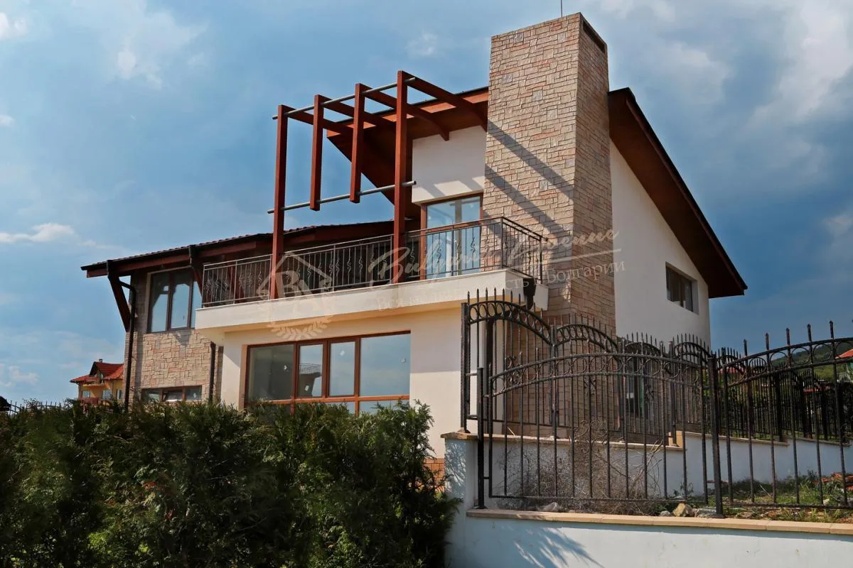 Дом, Bruter House, г.Святой Влас