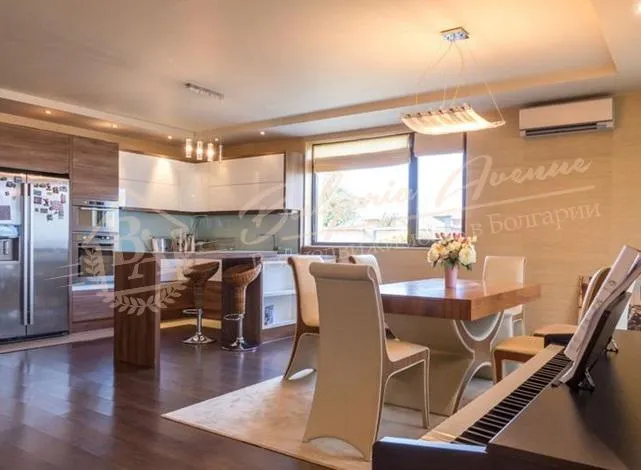 Частный дом, класса люкс. Вид на море. 400м до пляжа, г.Варна