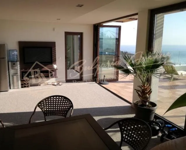 Частный дом, класса люкс. Вид на море. 400м до пляжа, г.Варна