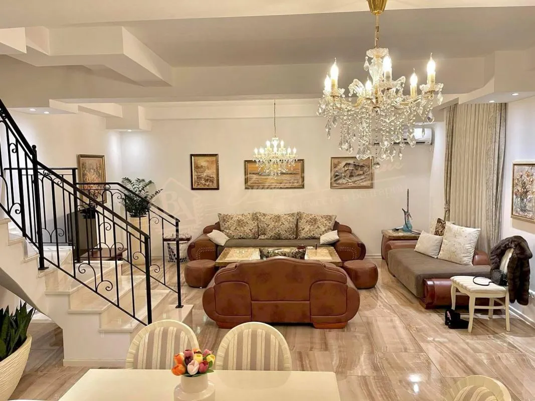 Усадьба с 6 спальнями и бассейном в 17 км от Варны