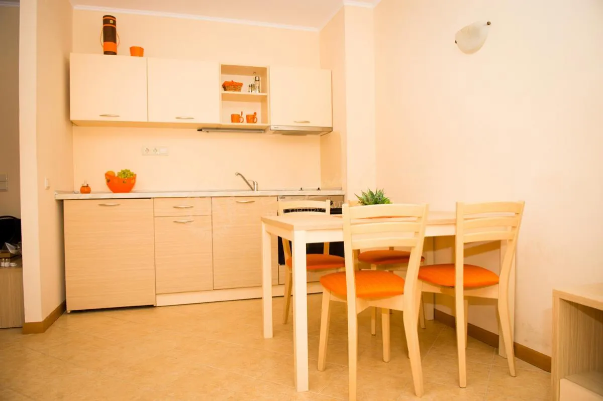 Апартамент с видом на бассейн, Royal Sun, г.Солнечный Берег