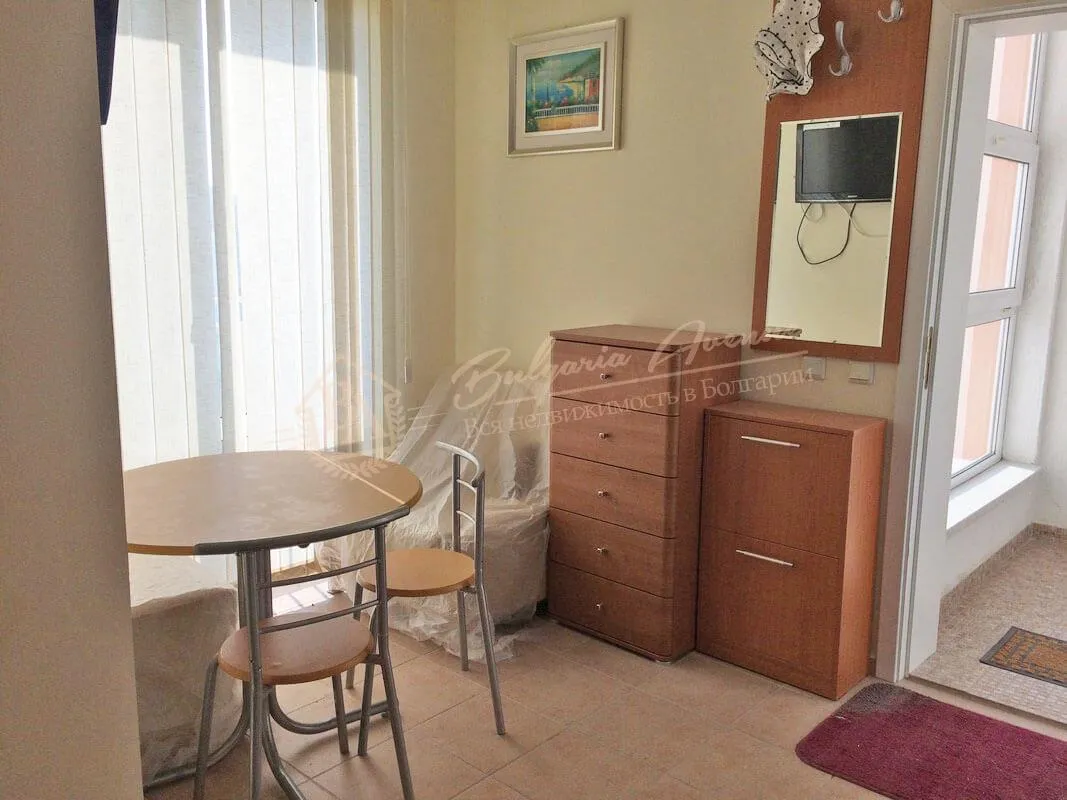 Трехкомнатную квартиру, Crown Fort, г.Святой Влас