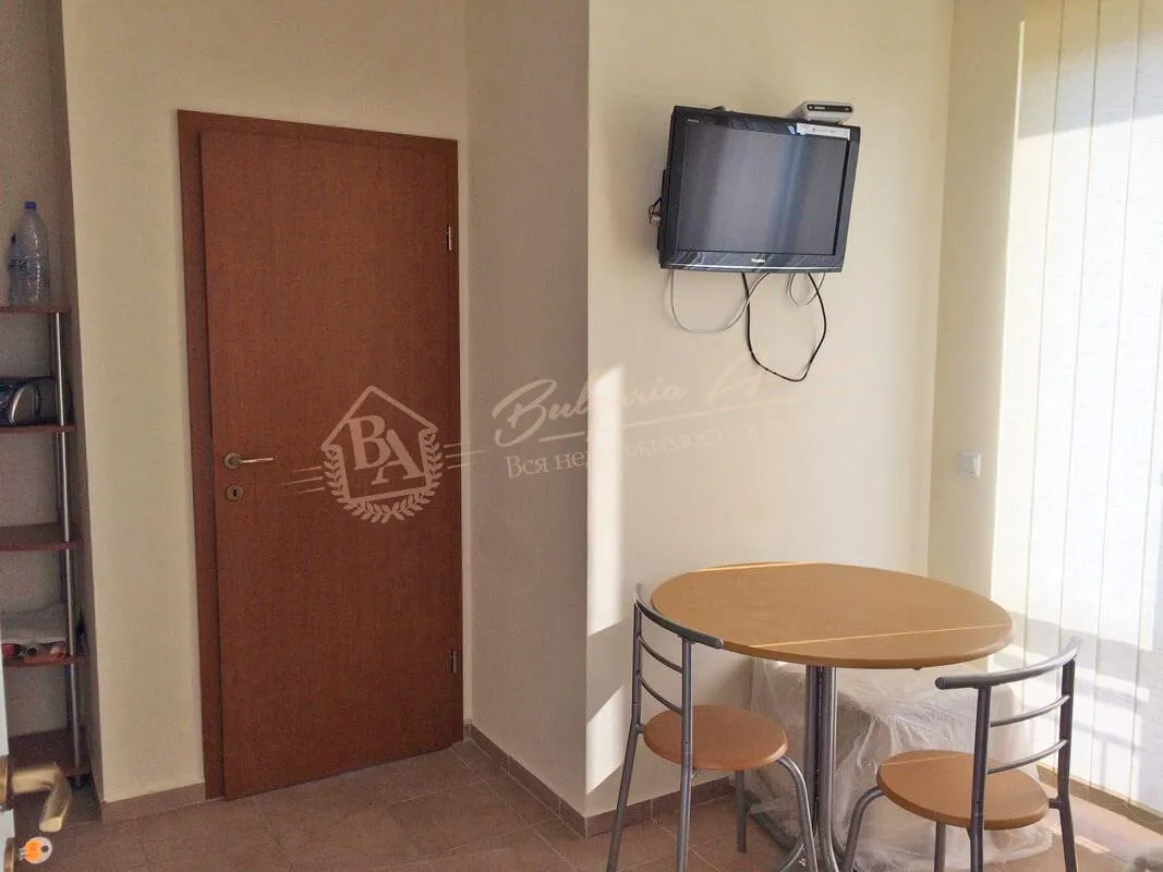 Трехкомнатную квартиру, Crown Fort, г.Святой Влас