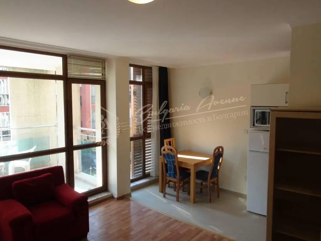 Добротный большой апартамент, Sun City, г.Солнечный Берег