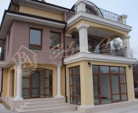 Дом класса люкс с морской панорамой, 700м. до пляжа, г.Варна