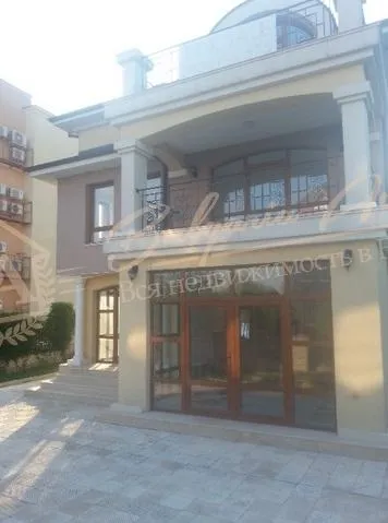 Дом класса люкс с морской панорамой, 700м. до пляжа, г.Варна