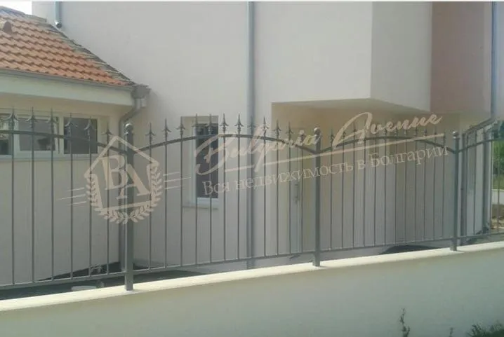 Частный новый дом с садом и видом на море, г.Варна. До моря 1 км.