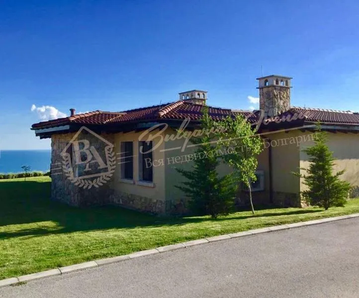 Дом на первой линии с панорамой на море, г.Балчик