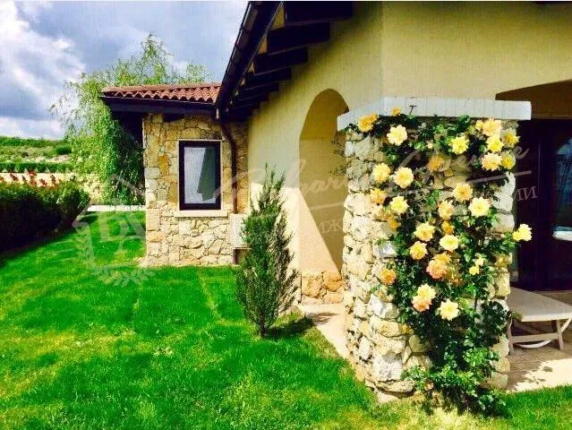 Дом на первой линии с панорамой на море, г.Балчик