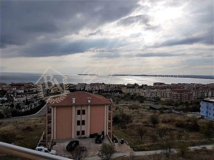 Просторная студия с видом на море, 300м от центр г.Св.Влас