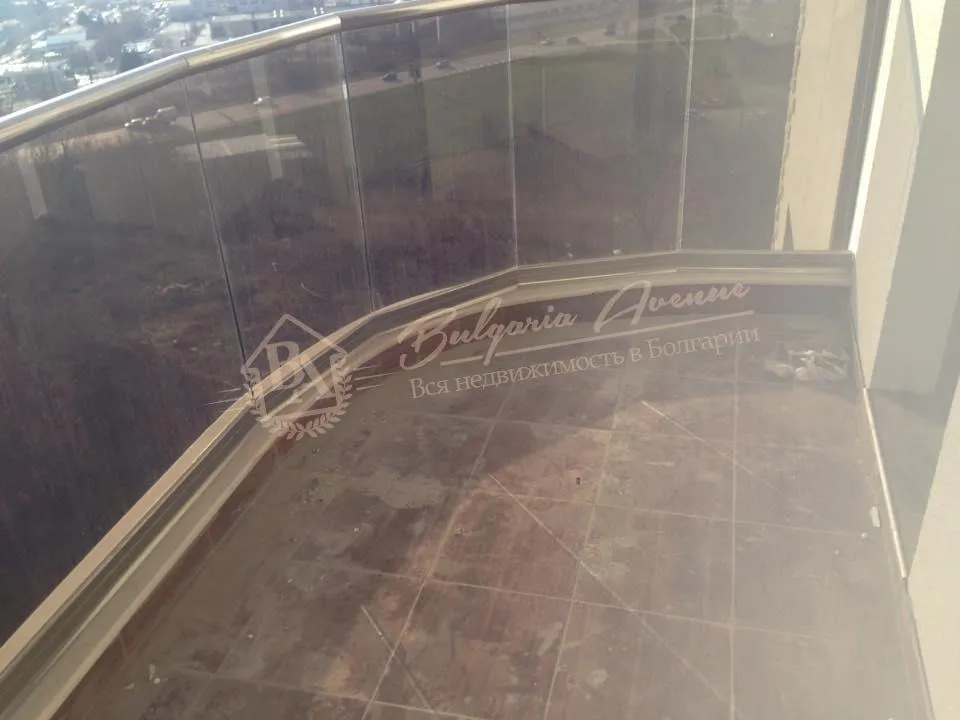 Новый дом, Топ цена, Квартира с 1 спальней, с парко местом, г.Варна!