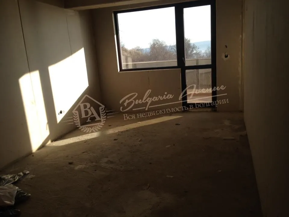 Новый дом, Топ цена, Квартира с 1 спальней, с парко местом, г.Варна!