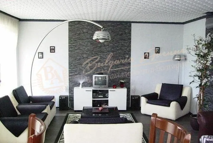 Отличная локация. Частный дом с участком в городе Варна