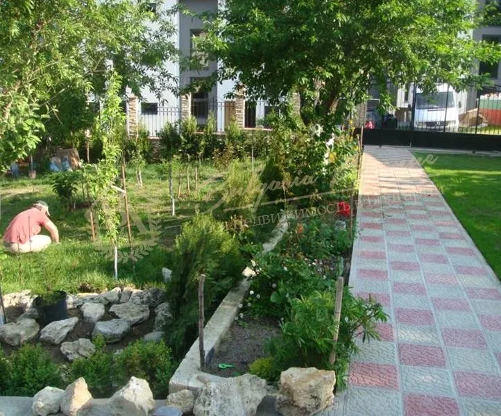 Частный дом с собственным садом в престижном районе г.Варны