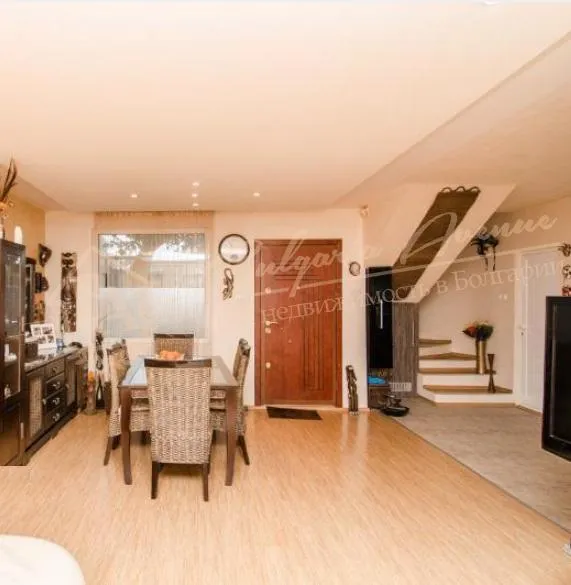 Просторный одно-фамильный дом с видом на море в г.Варна