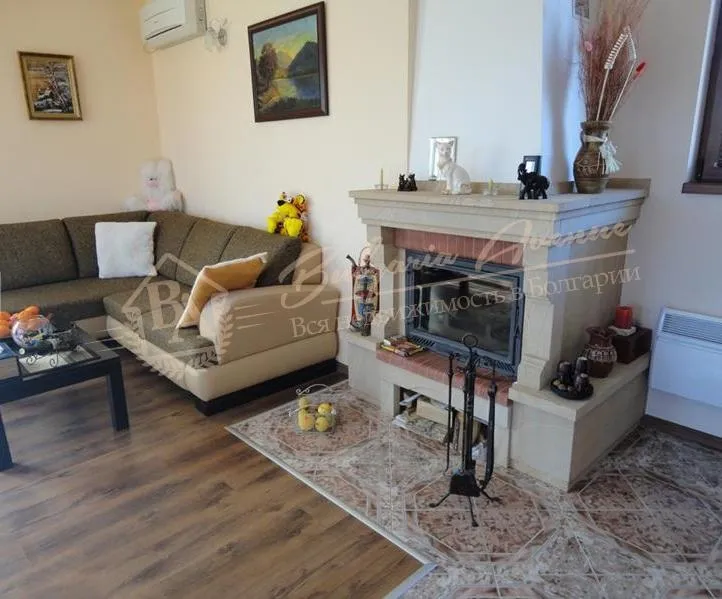 Частный дом, класса люкс с бассейном и видом на море, область Варна