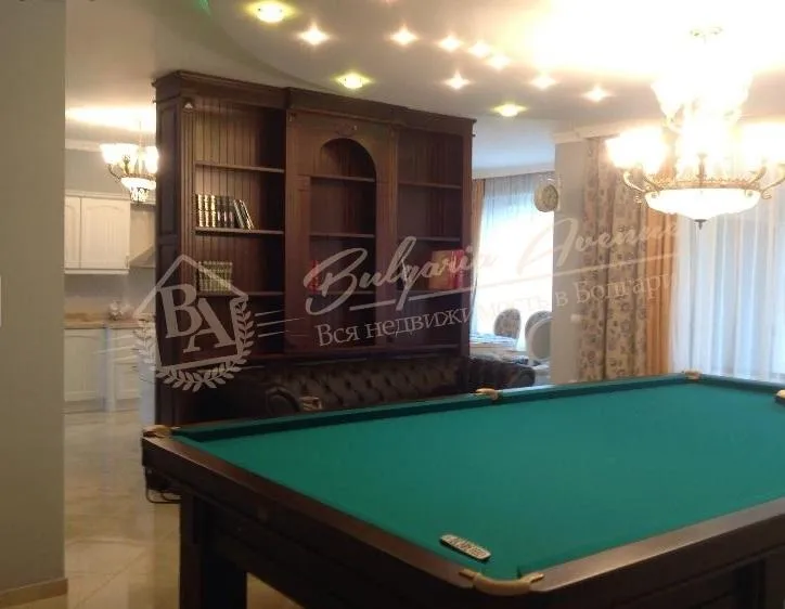 Новый дом с бассейном класса люкс, 900м до пляжа, г.Варна