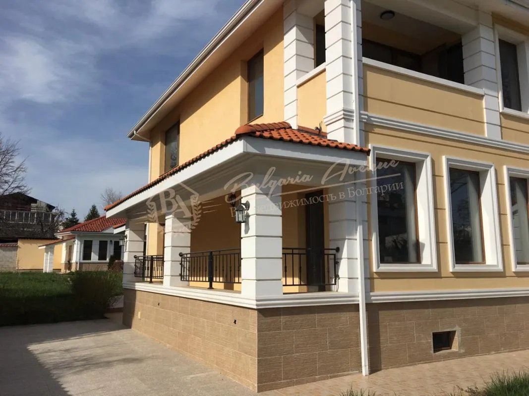 Частный дом класса люкс в м-т Евсиновград, г.Варна