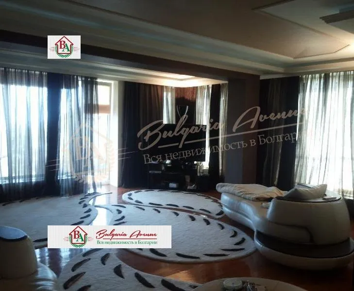 Трехэтажный люксозный дом высокого качества, 500м до моря, г.Варна