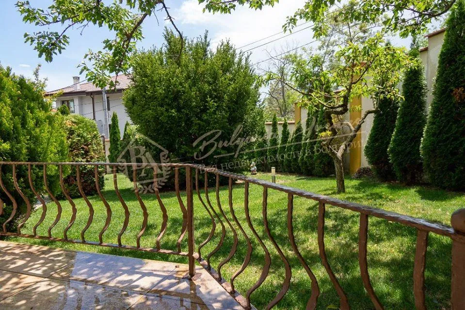 Стильный дом с перфектной панорамой на море, 850м до пляжа, г.Варна