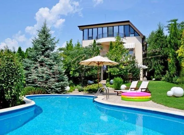 Дом класса люкс для постоянного проживания у моря в г.Варна